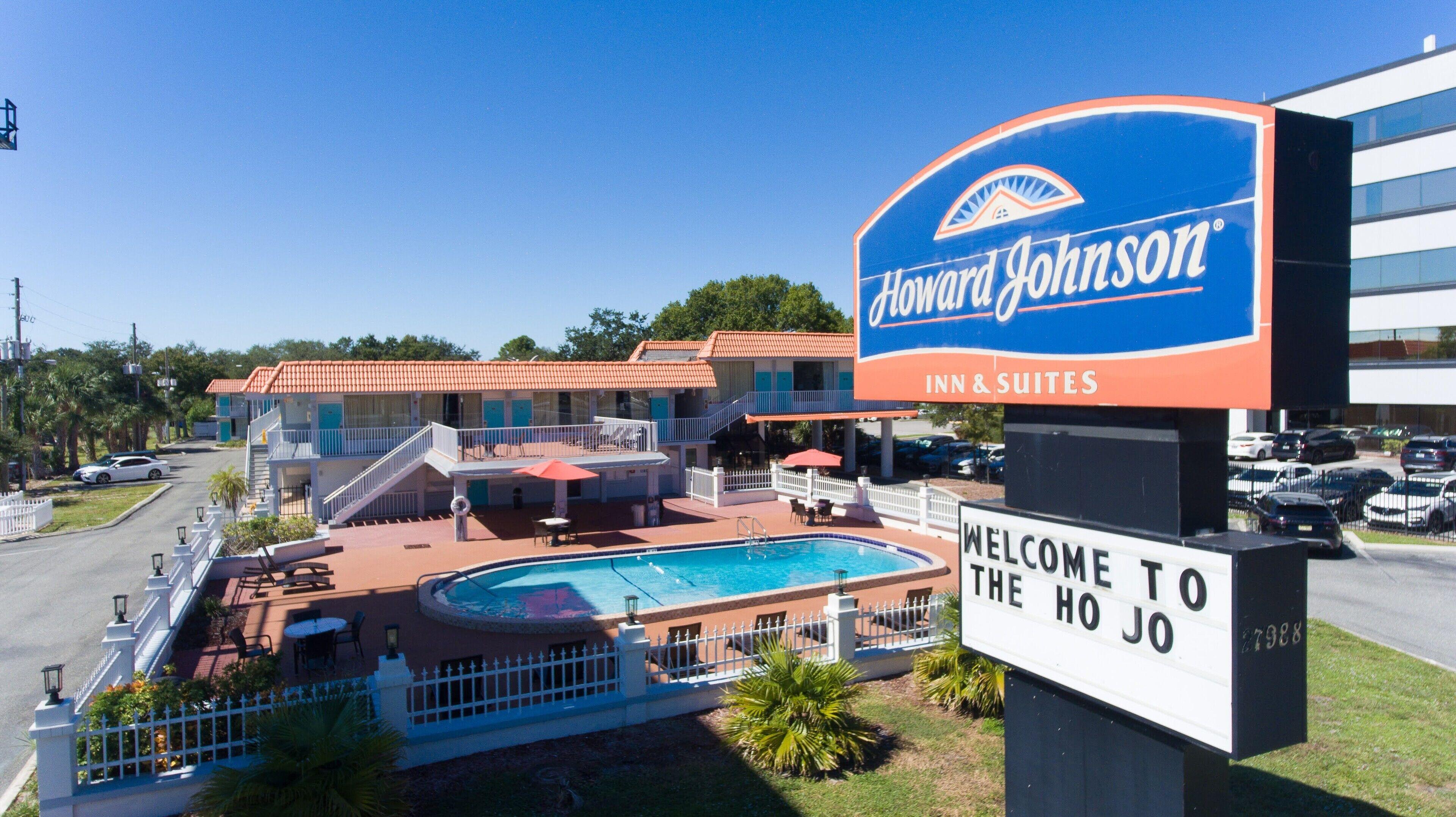 4 Smart Airport Hotels Near Countryside Mall Worth Booking