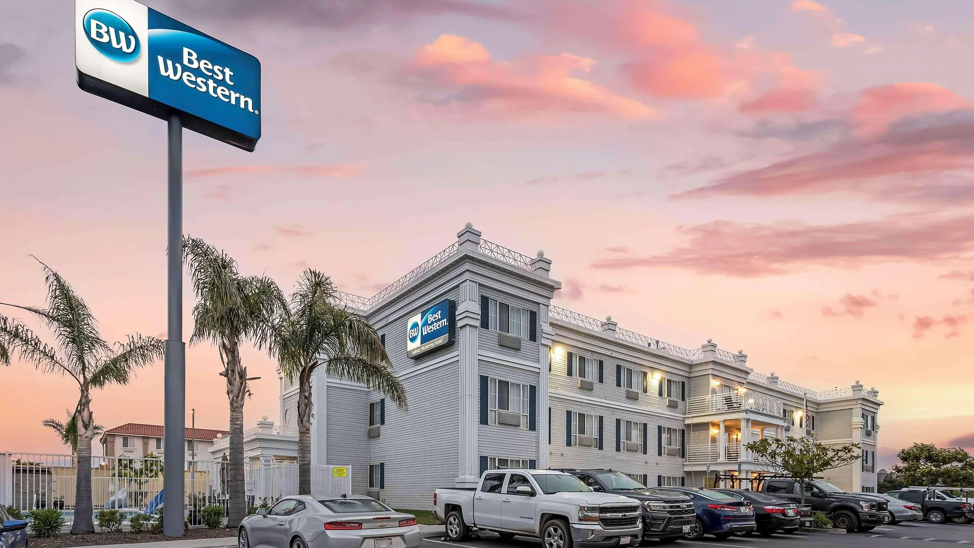 4 Golf Hotels Near Central Park Salinas Worth Booking