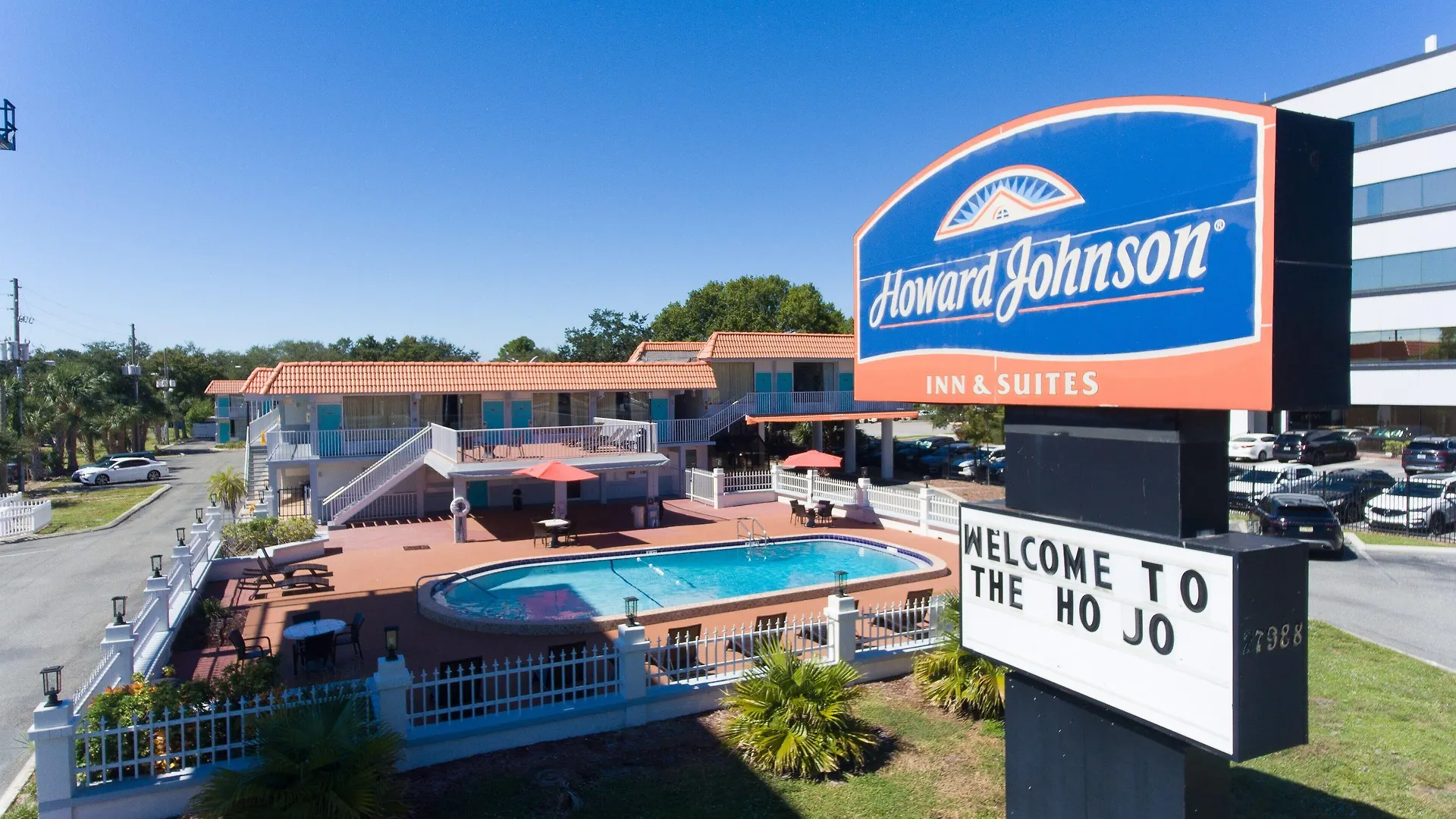 4 Smart Airport Hotels Near Countryside Mall Worth Booking