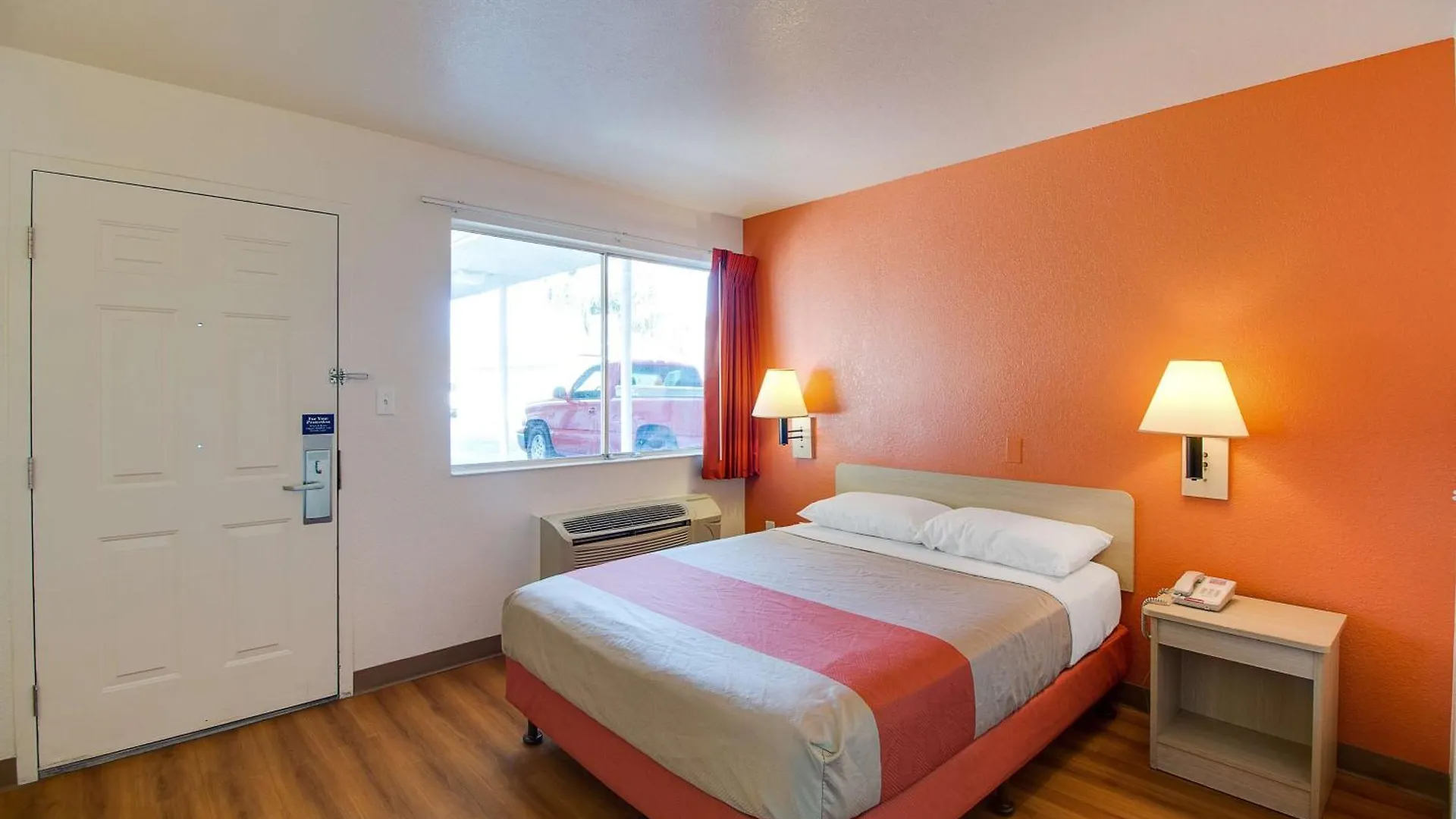 4 Airport Hotels Near Desert Botanical Garden Worth Booking