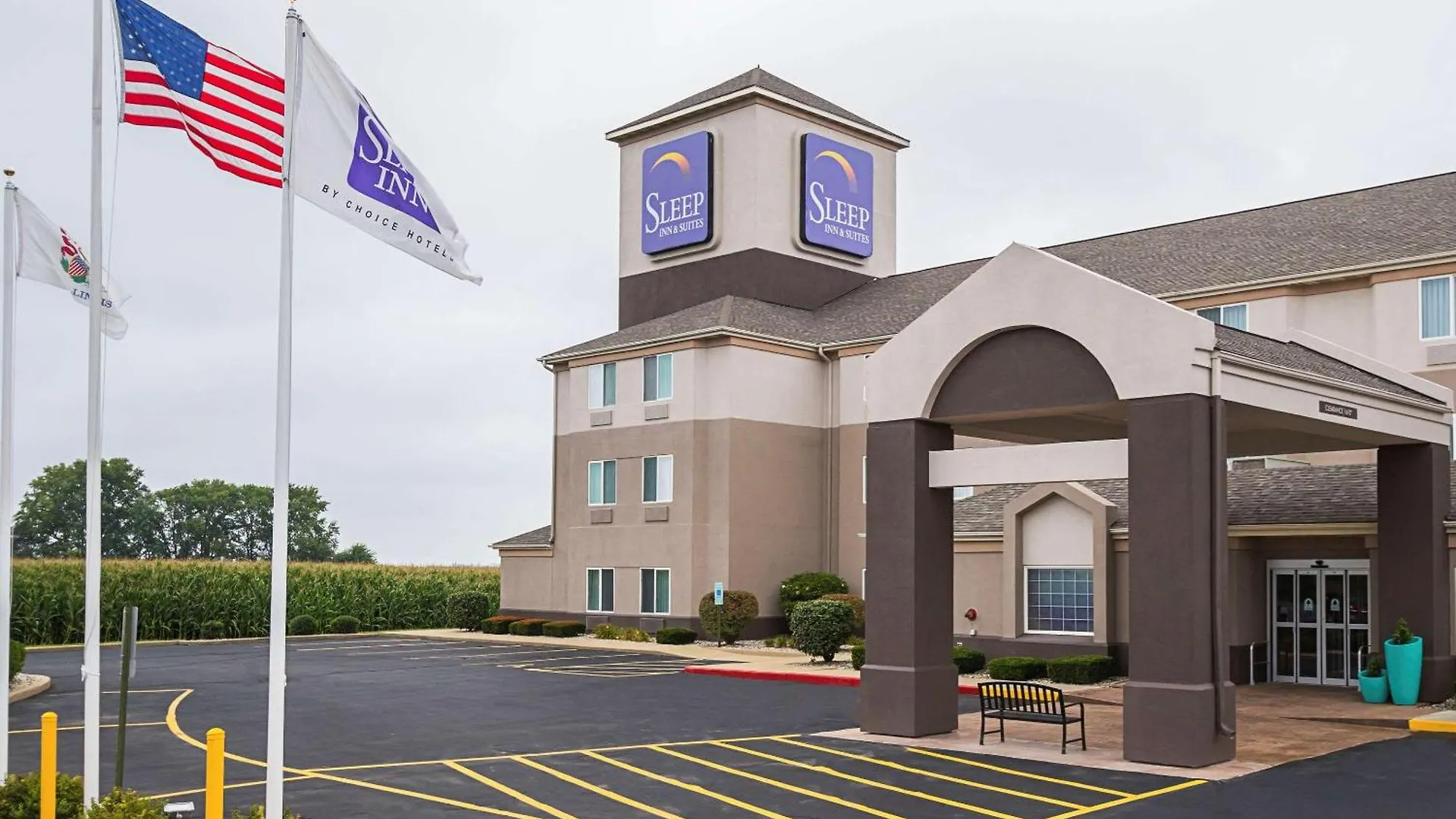 15 Illinois Hotels for Couples That Deliver on Romance